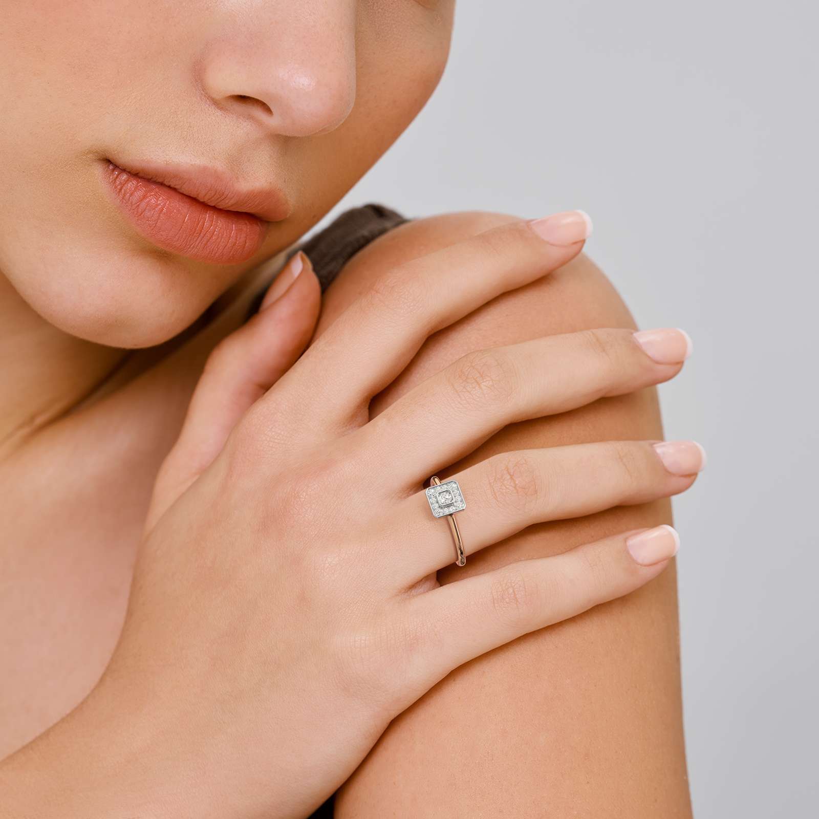 Magnetic Draw Asscher Diamond Ring